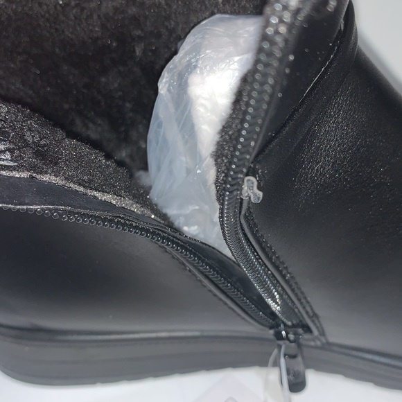 3 CLOVER BLACK BOOTS - Picture 9 of 10